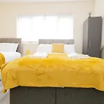 Calvin House * Leeds (West Yorkshire)