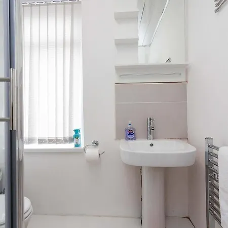 Calvin House Апартаменти