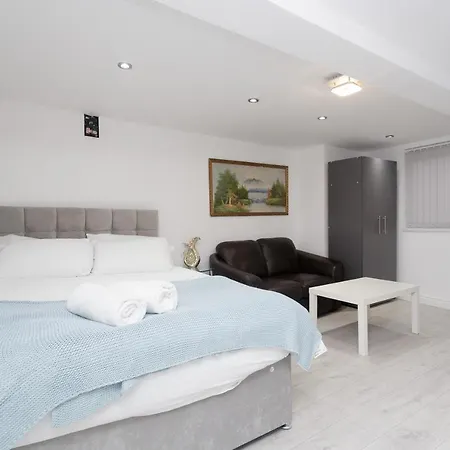 Calvin House * Leeds (West Yorkshire)